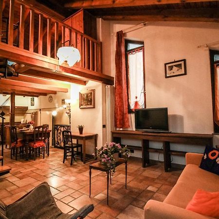 Apartament La Casa Sul Cardo - Affitti Brevi Italia Aosta Zewnętrze zdjęcie