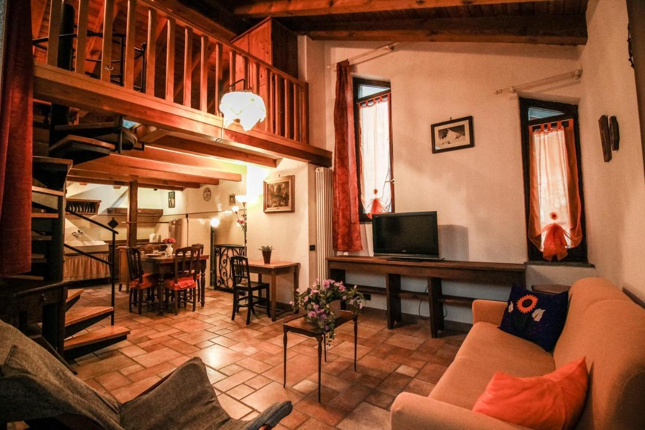 Apartament La Casa Sul Cardo - Affitti Brevi Italia Aosta Zewnętrze zdjęcie