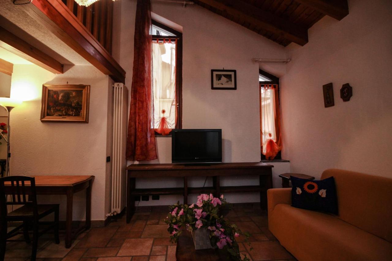 Apartament La Casa Sul Cardo - Affitti Brevi Italia Aosta Zewnętrze zdjęcie