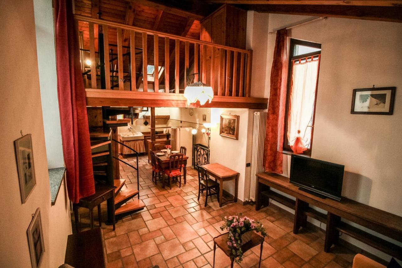 Apartament La Casa Sul Cardo - Affitti Brevi Italia Aosta Zewnętrze zdjęcie