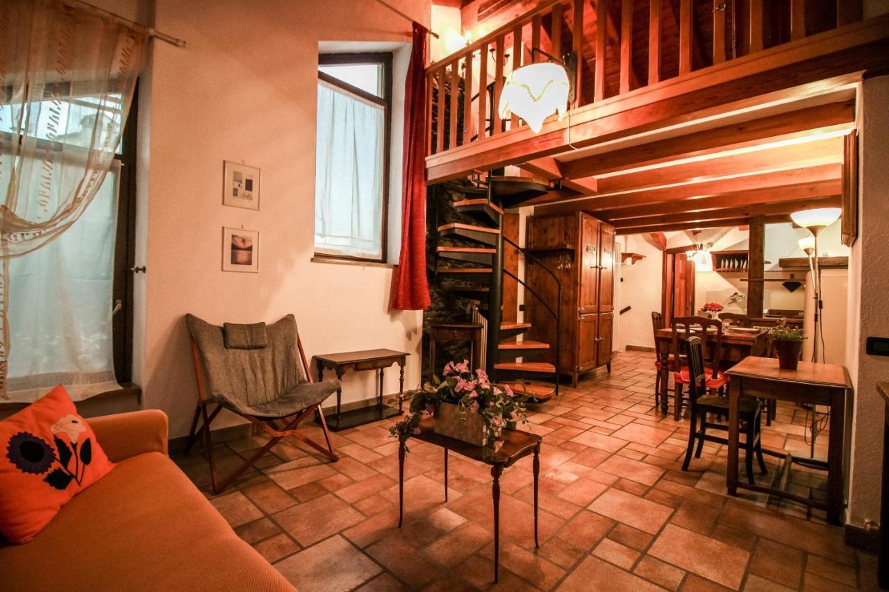 Apartament La Casa Sul Cardo - Affitti Brevi Italia Aosta Zewnętrze zdjęcie